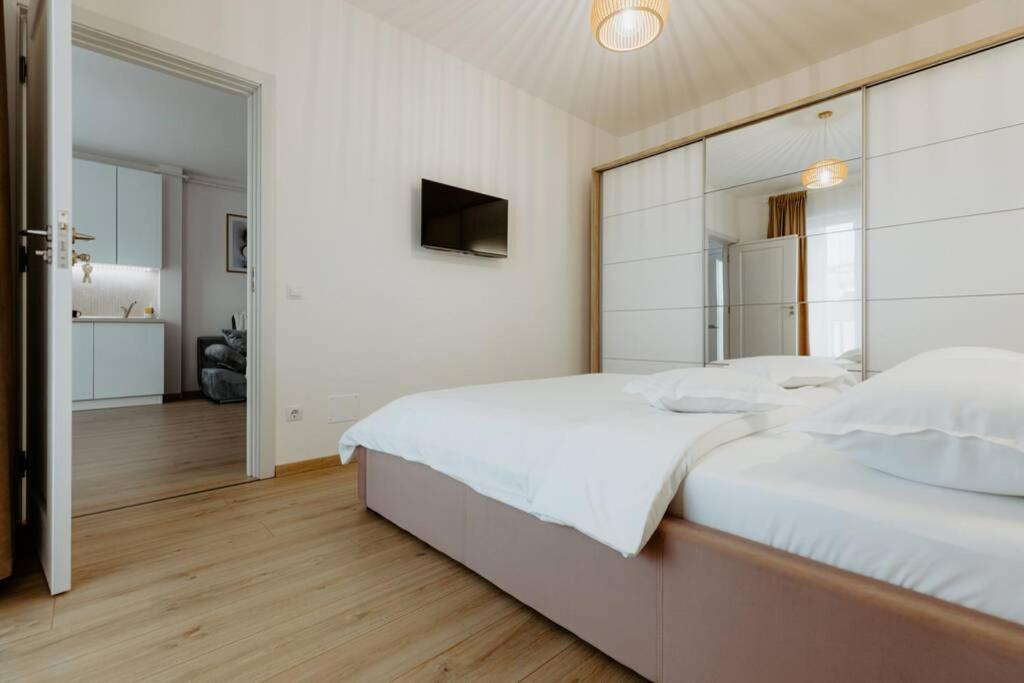 Nest Inn Oasis Residence Baia Mare Exteriör bild